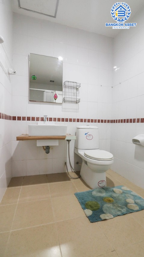 *****ทาวน์เฮ้าส์มือสองย่านลาดพร้าว ม.คาซ่าซิตี้ ลาดพร้าว เนื้อที่กว้าง 27.50 ตร.ว. ฟังก์ชัน 3 ห้องนอน  4 ห้องน้ำ ทาวน์เฮ้าส์ตกแต่งสวย ในย่านอยู่อาศัย เหมาะกับการทำเป็น Home Office  ตั้งบนทำเลแห่งการเดินทาง ใกล้รถไฟฟ้าสายสีเหลือง "สถานีลาดพร้าว101" และจุดขึ้นทางด่วน "เอกมัย-รามอินทรา" จองเลย!!